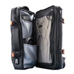 Mochila Cougar Vanguard 17"  Usb - Water-resistant