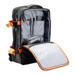 Mochila Cougar Vanguard 17"  Usb - Water-resistant