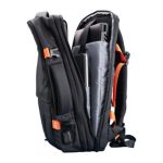 Mochila Cougar Vanguard 17"  Usb - Water-resistant