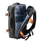 Mochila Cougar Vanguard 17"  Usb - Water-resistant